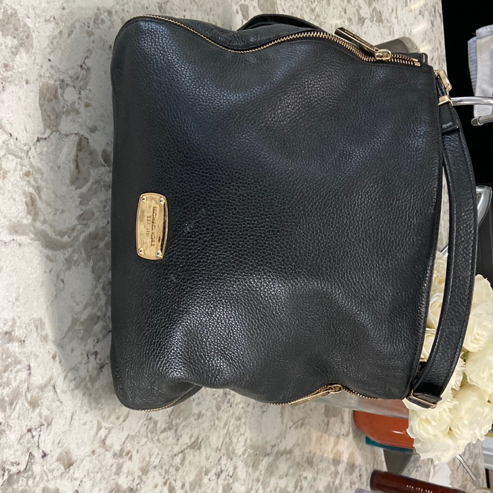 Gorgeous beautiful black Michael Michael Bag